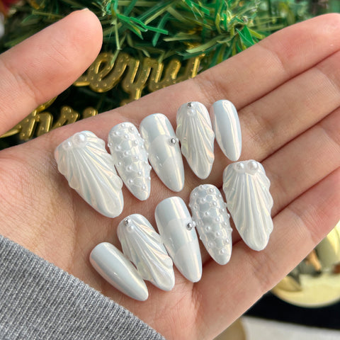 Pearl Mermaid Nail